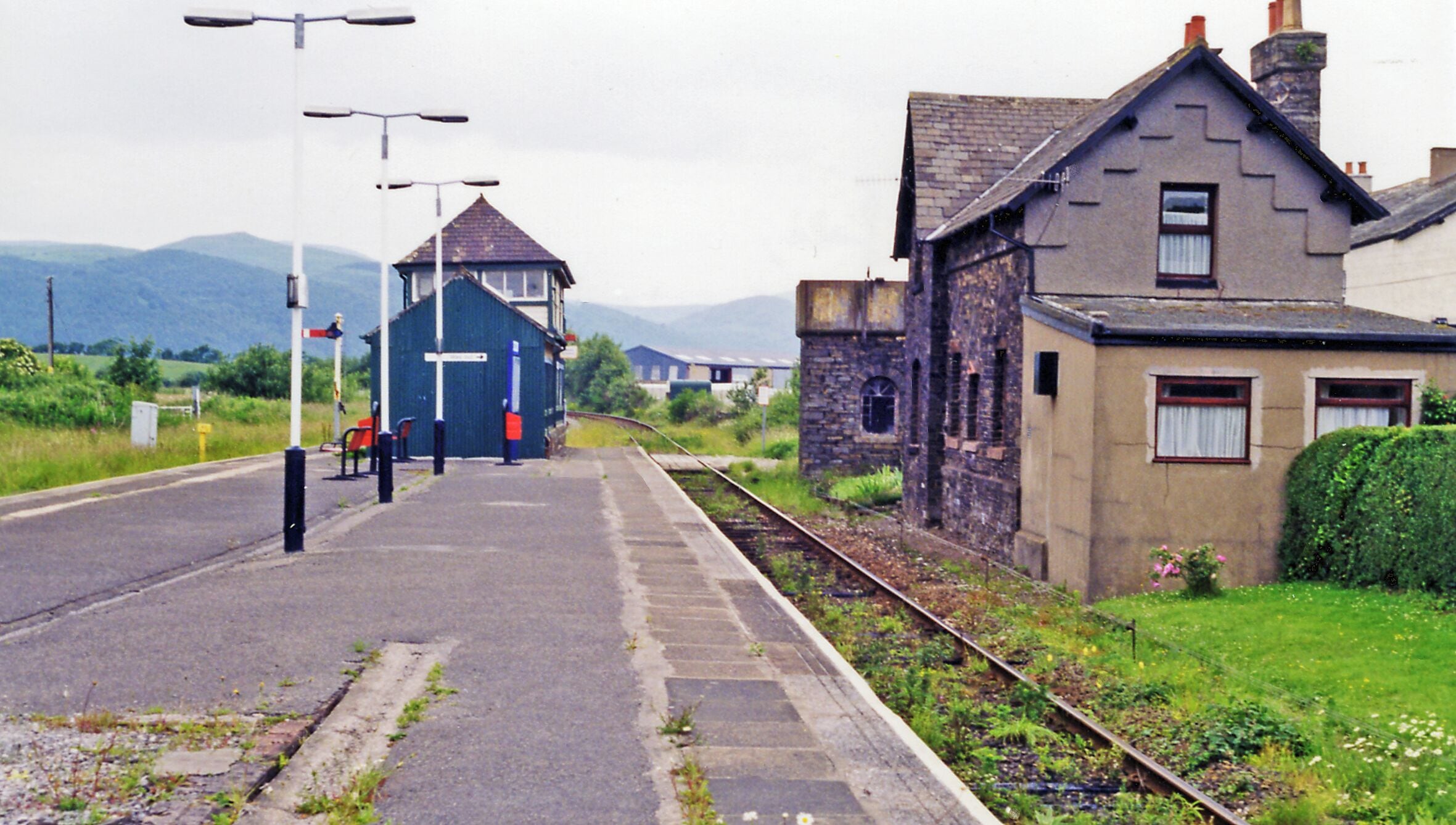 Foxfield station, 1998. View NW, towards Whitehaven, also formerly towards Coniston: ex-Furness Railway Carnforth - Barrow-in-Furness - Whitehaven main line; junction of branch to Coniston, closed to passengers 6/10/58, to goods 6/4/62