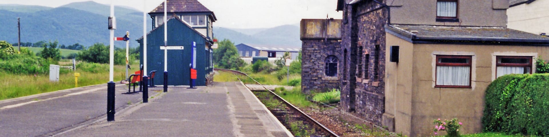 Foxfield station, 1998. View NW, towards Whitehaven, also formerly towards Coniston: ex-Furness Railway Carnforth - Barrow-in-Furness - Whitehaven main line; junction of branch to Coniston, closed to passengers 6/10/58, to goods 6/4/62
