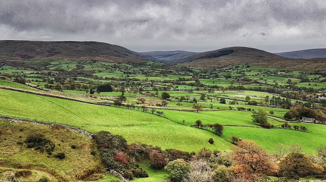 View of Sedbergh, Yorkshire dales from Winder hill.
Beautiful scenery. Taken on a Sony a6000 with 7artisans fisheye lens.