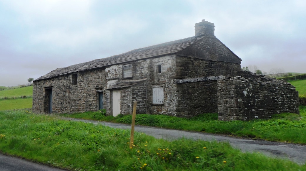 Photograph of Mackereth Hill, a former farmhouse and attached barn near Sedbergh, Cumbria, England