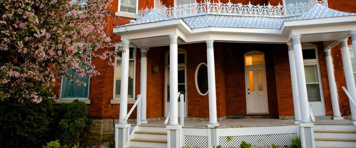 Kemptville เนื้อเรื่องที่ บ้าน และ มรดกทางสถาปัตยกรรม