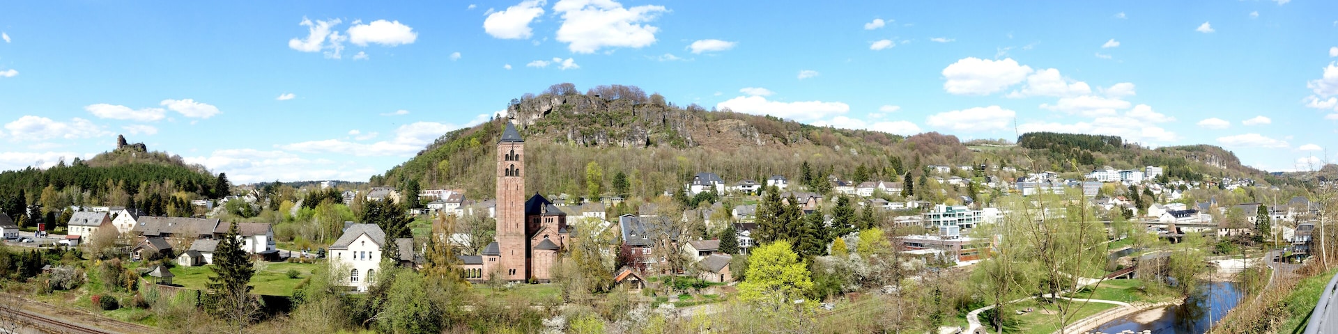 Gerolstein - Erlöserkirche mit Munterley