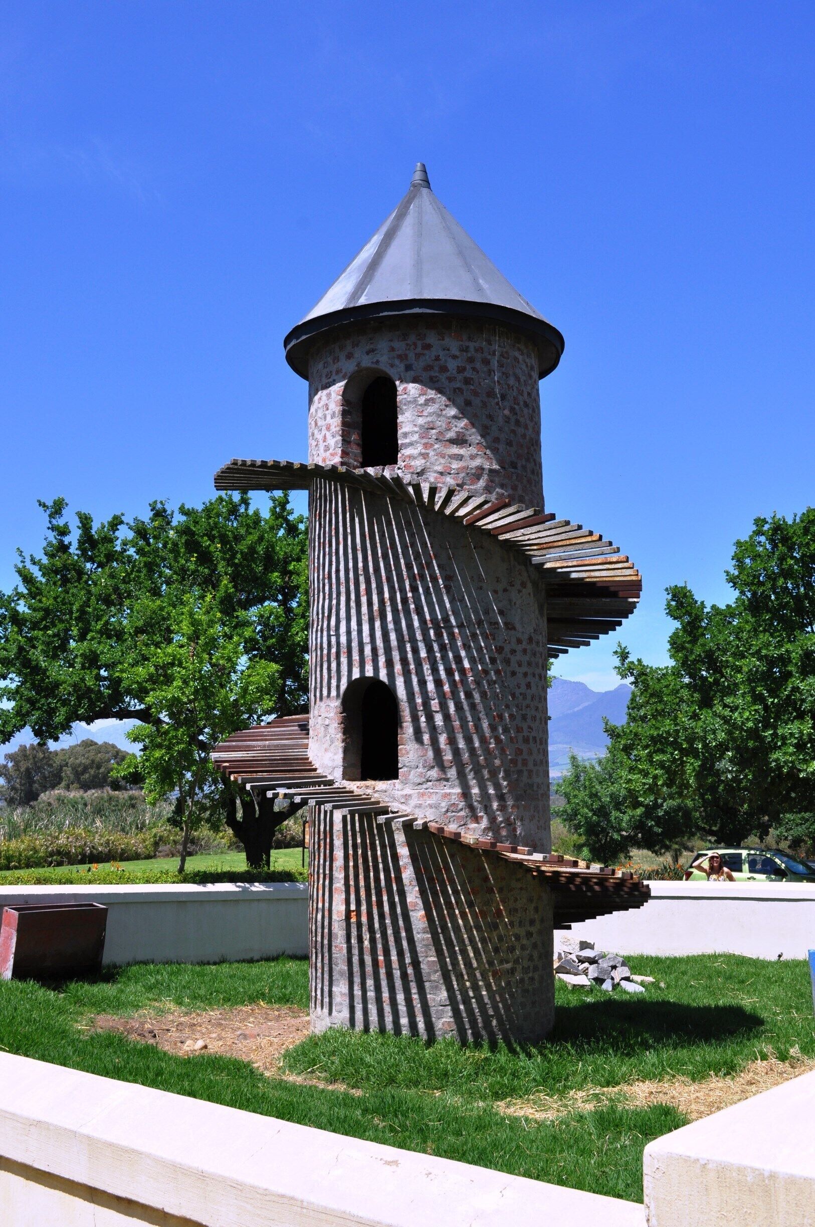 A fun house just for the GOATS is this #stunningstructures