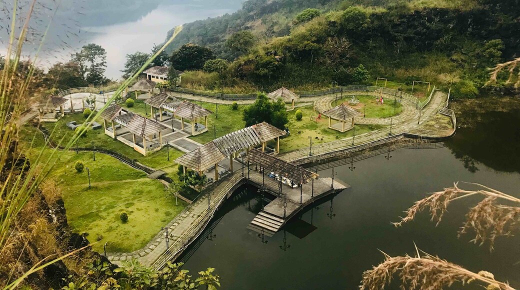 An amazing location on a perfect site... Hillview park gives us the mesmerizing view of idukki dam and its still water body.The park offers some great tea ,coffee, snacks and ice creams...
Overall a perfect place to roam around with family or a bunch of people.#Hill view park#Idukki#kerala #India#Greatoutdoors#TakeAhike