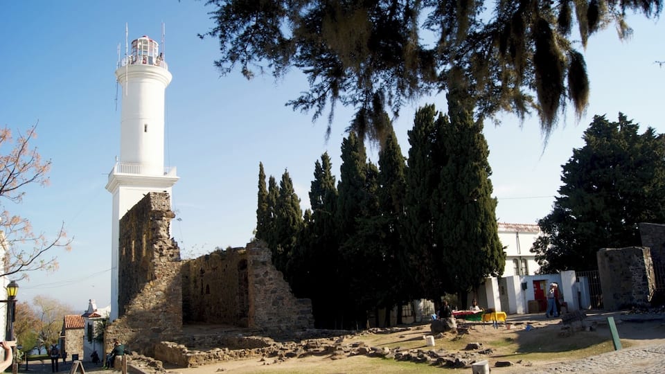 Lighthouse Colonia Del Sacramento, Uruguay. More than 150 years old lighthouse, built over the ruins of the convent
#architecture