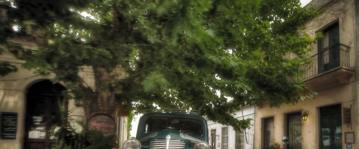 Just a short boat ride over the Rio Plata from Buenos Aires is the sleepy town of Colonia,Uruguay. A complete contrast .
#Ontheroad