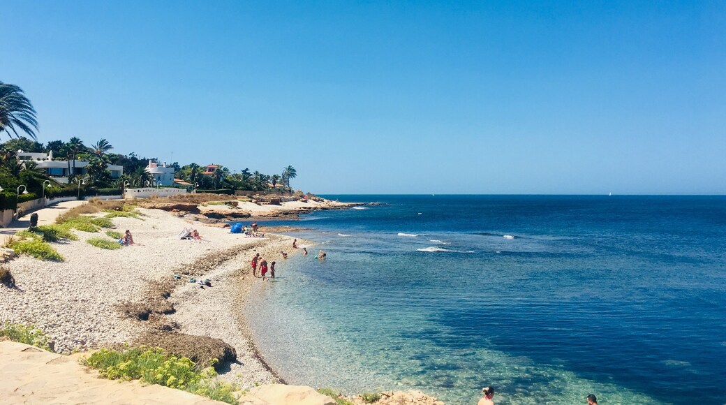 Hidden cove with crystal clear water - amazing snorkel spot !