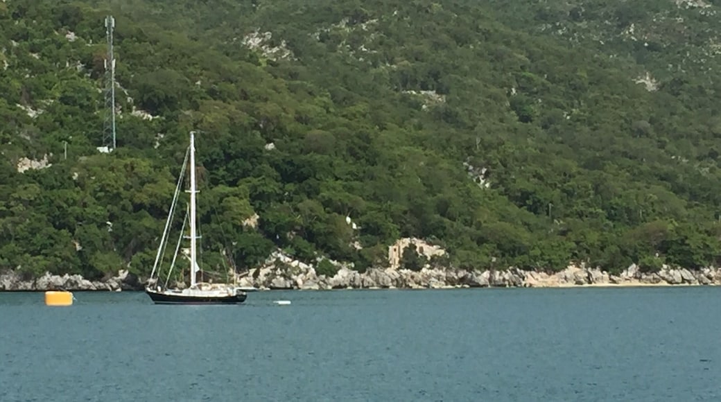 #Qiandao Lake (Thousand Island Lake ) .
ććČæč.
https://twitter.com/Beautifulgx