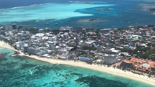 The sea of seven colors in San Andrés, Colombia. #adventure