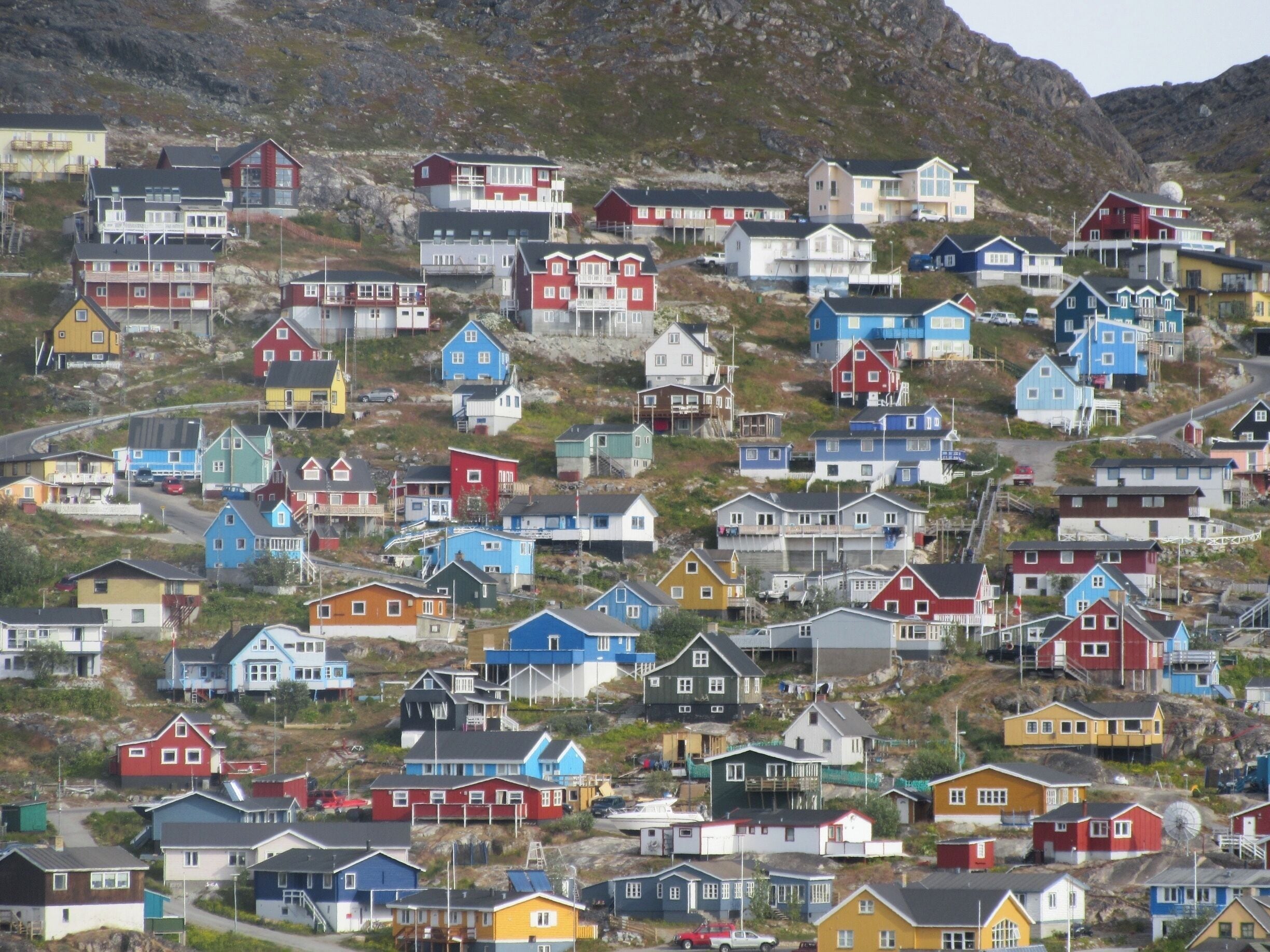 South Greenland - colorful houses in the capital Qaqortoq #hikinggreenland #tasermiut