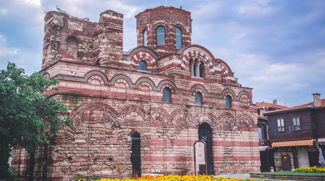 Nesebar is full with churches from different periods.
This one here is the medieval Church of Christ Pantokrator. The design is so beautiful-white stone and red bricks.
Amazing how you can walk the streets and experience varieties of cultures and ages!