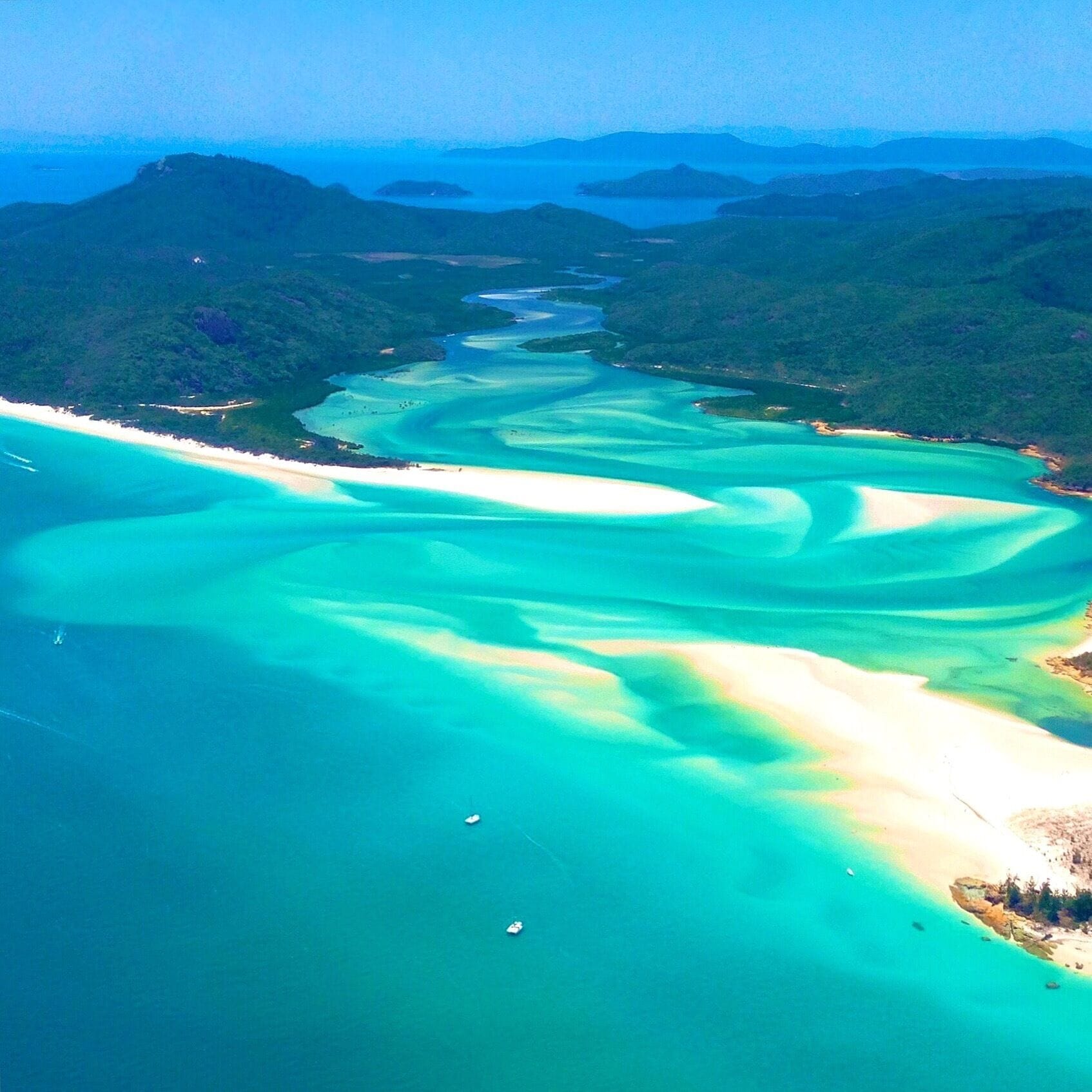 Happy #tbt to one of my favourite places in the world, the always amazing @whitsundaysqld! 🚁
Hoping to get back up there for a quick trip in early January! ☀️🐠🐟🌴😀
#lovewhitsundays #thisisqueensland #seeaustralia