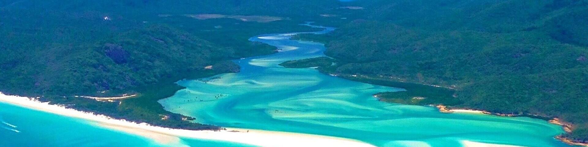 Happy #tbt to one of my favourite places in the world, the always amazing @whitsundaysqld! 🚁
Hoping to get back up there for a quick trip in early January! ☀️🐠🐟🌴😀
#lovewhitsundays #thisisqueensland #seeaustralia