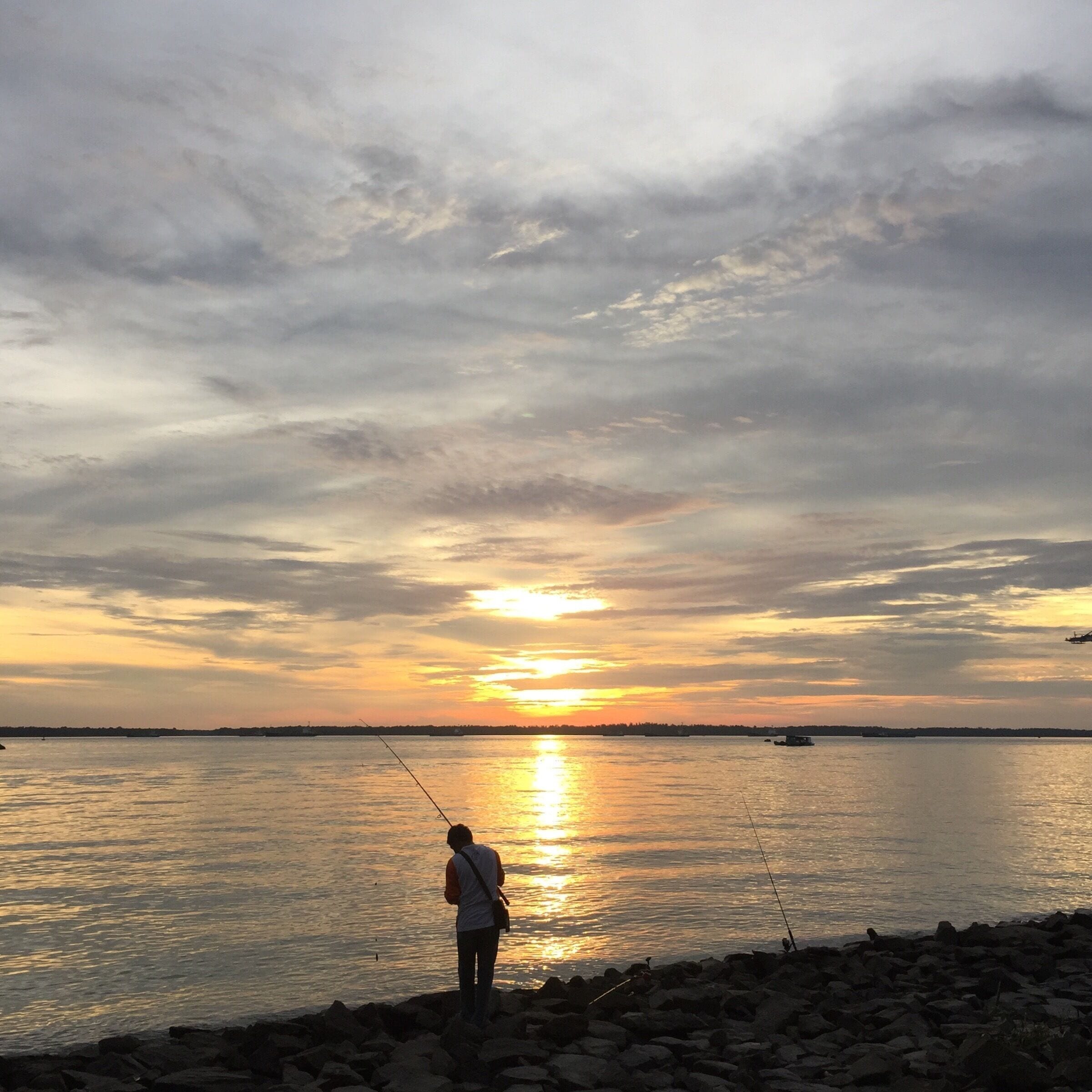 This place never fails to help me relax. Though on weekends it would be crowded but if you find your own space you can get lost in your own indulgence watching the setting sun. Wait patiently for the golden hour when everything turns to gold. Enjoy!