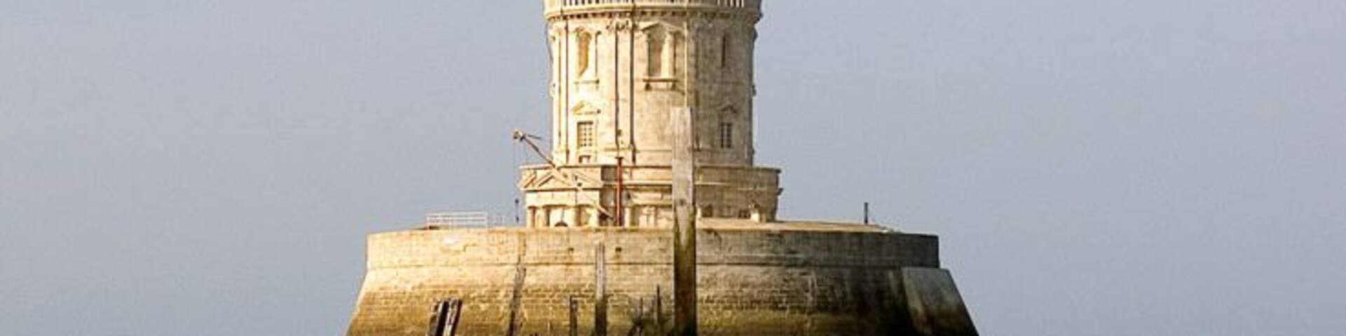 English: Cordouan Lighthouse one hour before low tide