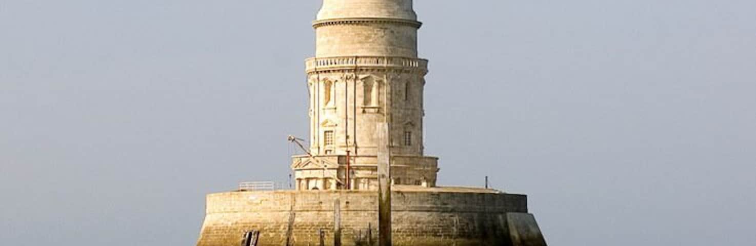 English: Cordouan Lighthouse one hour before low tide
