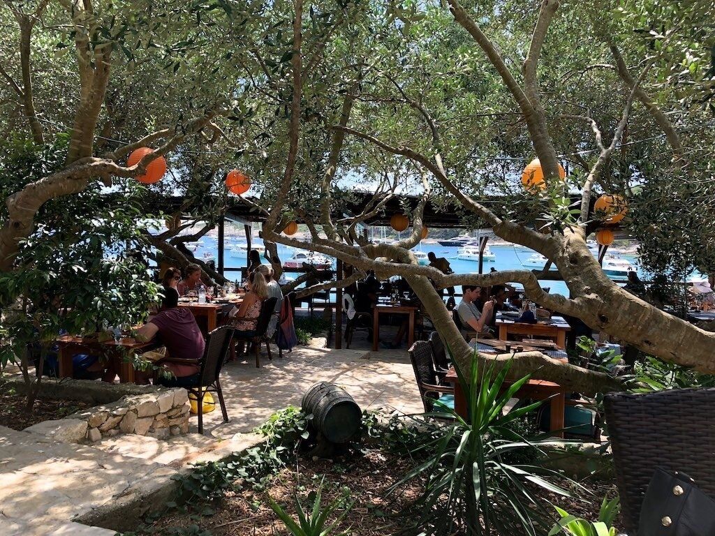 Great location and loved the view from the restaurant. Food and wine was fantastic! We all agreed the meal was the best we had during our 10 days in Croatia. Friendly staff provided a great experience!