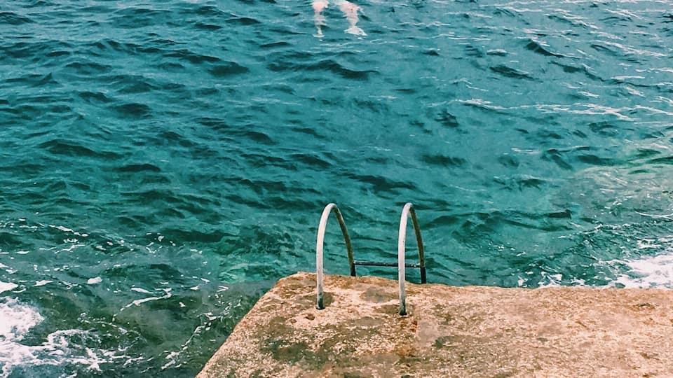 Stumbled upon these hidden spots to swim and it was so quiet and beautiful #lifeatexpedia