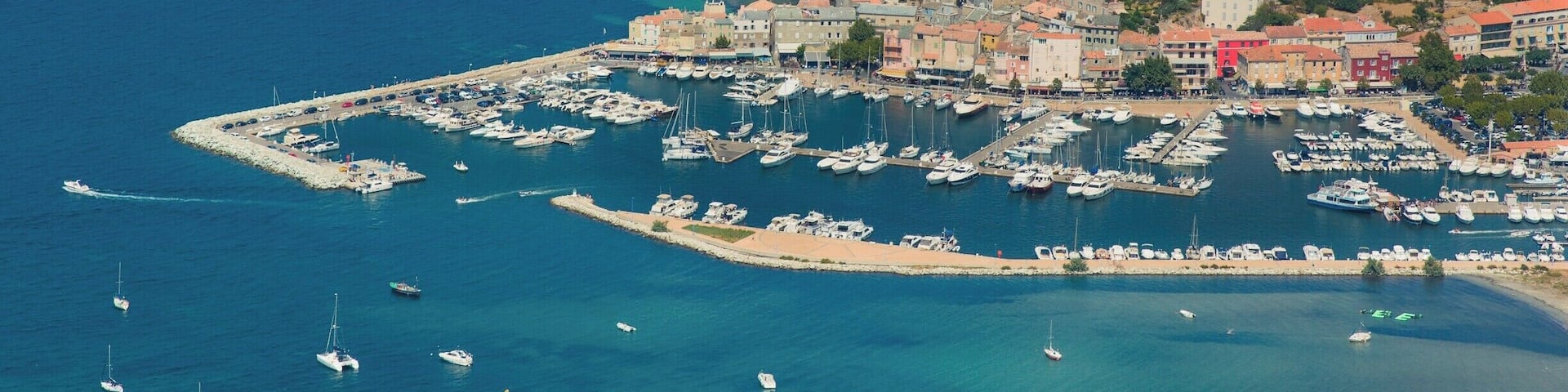 Just coming back from vacations in Corsica, France. We tried paragliding over Saint-Florent's bay. I can't imagine a better place for our first flight. What an amazing experience!
#LifeAtExpedia #SummerVacations #Corsica #Altore
