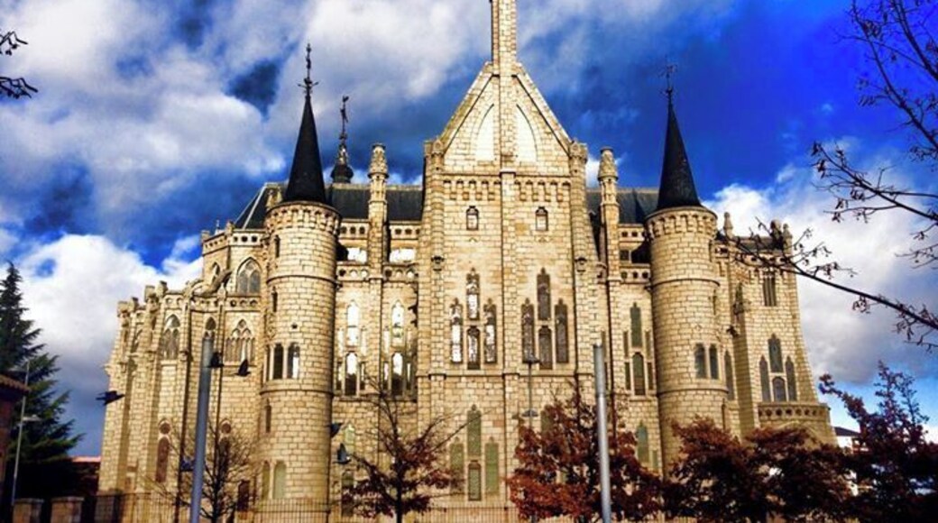 Gaudi's palace in Astorga. One of the few works he did outside of Catalunya. Hidden away inside a small yet charismatic town, known for its long existence along the Camino de Santiago. A must see while you are in Castilla y Leon. #Gaudi #Astorga #CastillayLeon #2014