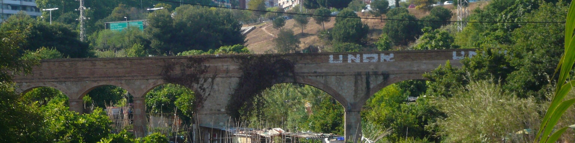 Aqüeducte sobre el torrent de Can Clota. Torrent de Can Clota (Esplugues de Llobregat).