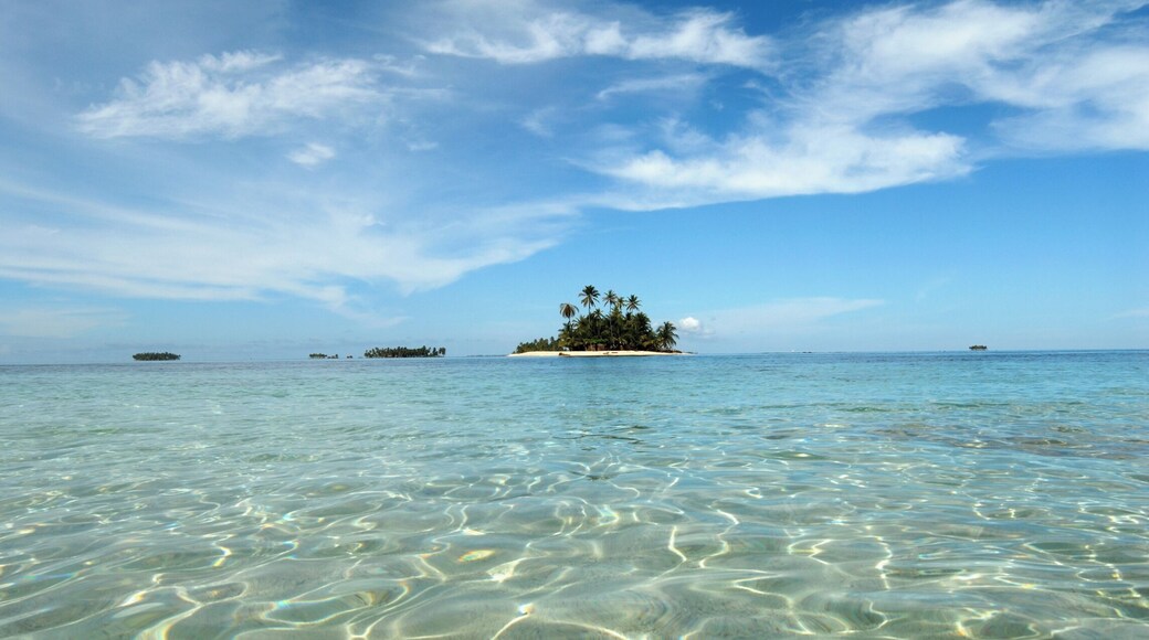 Panama, San Blas Archipelago, tropical islands in seascape