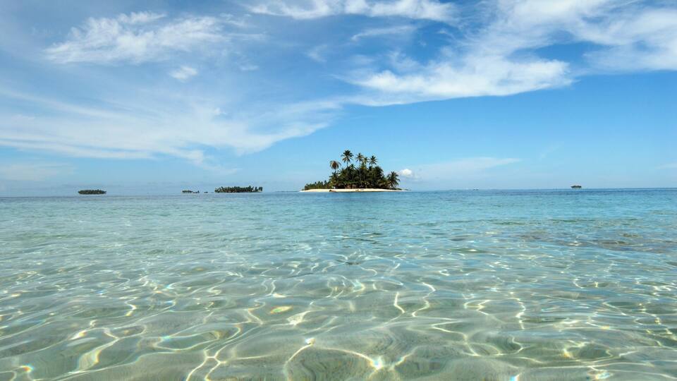 Panama, San Blas Archipelago, tropical islands in seascape