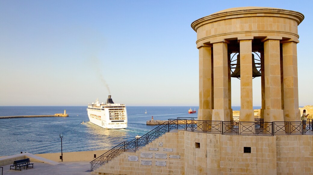Grand Harbour which includes a bay or harbour