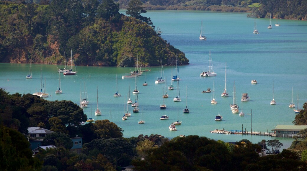Bay of Islands showing a lake or waterhole and a bay or harbor