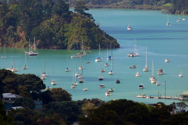 Bay of Islands showing a lake or waterhole and a bay or harbor