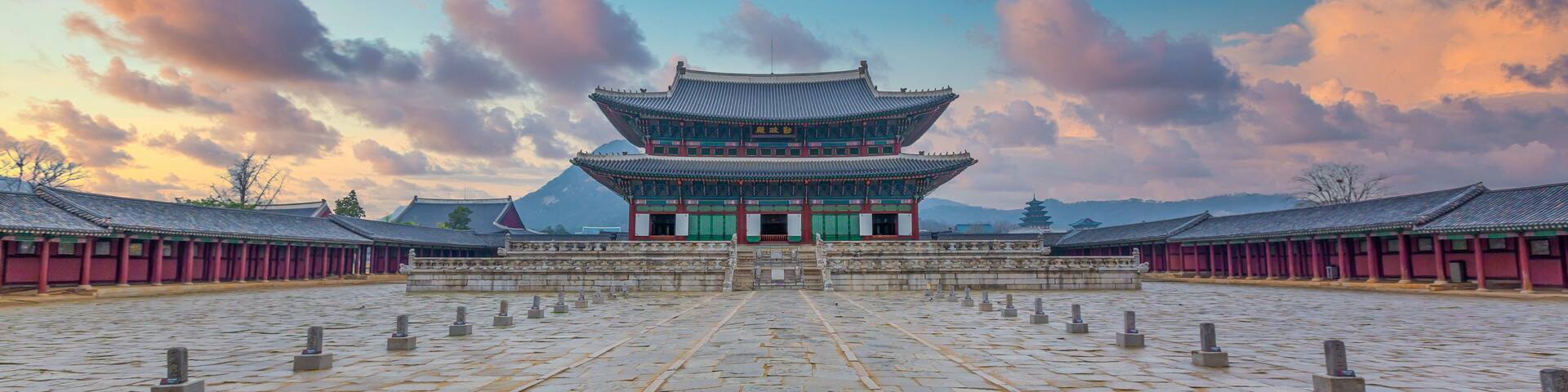 Gyeongbokgung palace in Seoul City, South Korea, Gyeongbokgung palace landmark Seoul, South Korea, Korean wooden traditional Gyeongbokgung the main royal palace of Joseon dynasty, Seoul, South Korea.