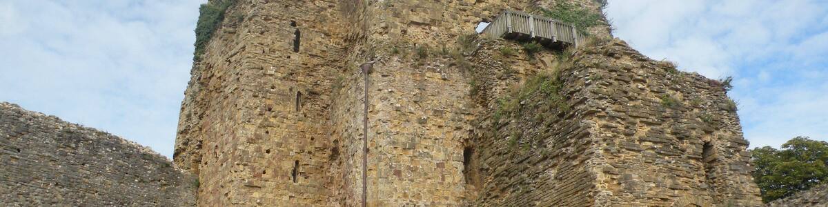 This building is indexed in the Base Mérimée, a database of architectural heritage maintained by the French Ministry of Culture, under the reference PA00110275 .