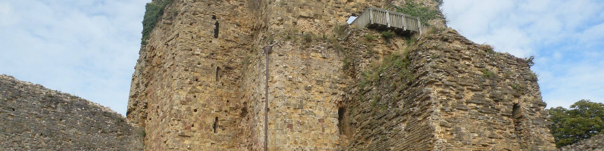 This building is indexed in the Base Mérimée, a database of architectural heritage maintained by the French Ministry of Culture, under the reference PA00110275 .