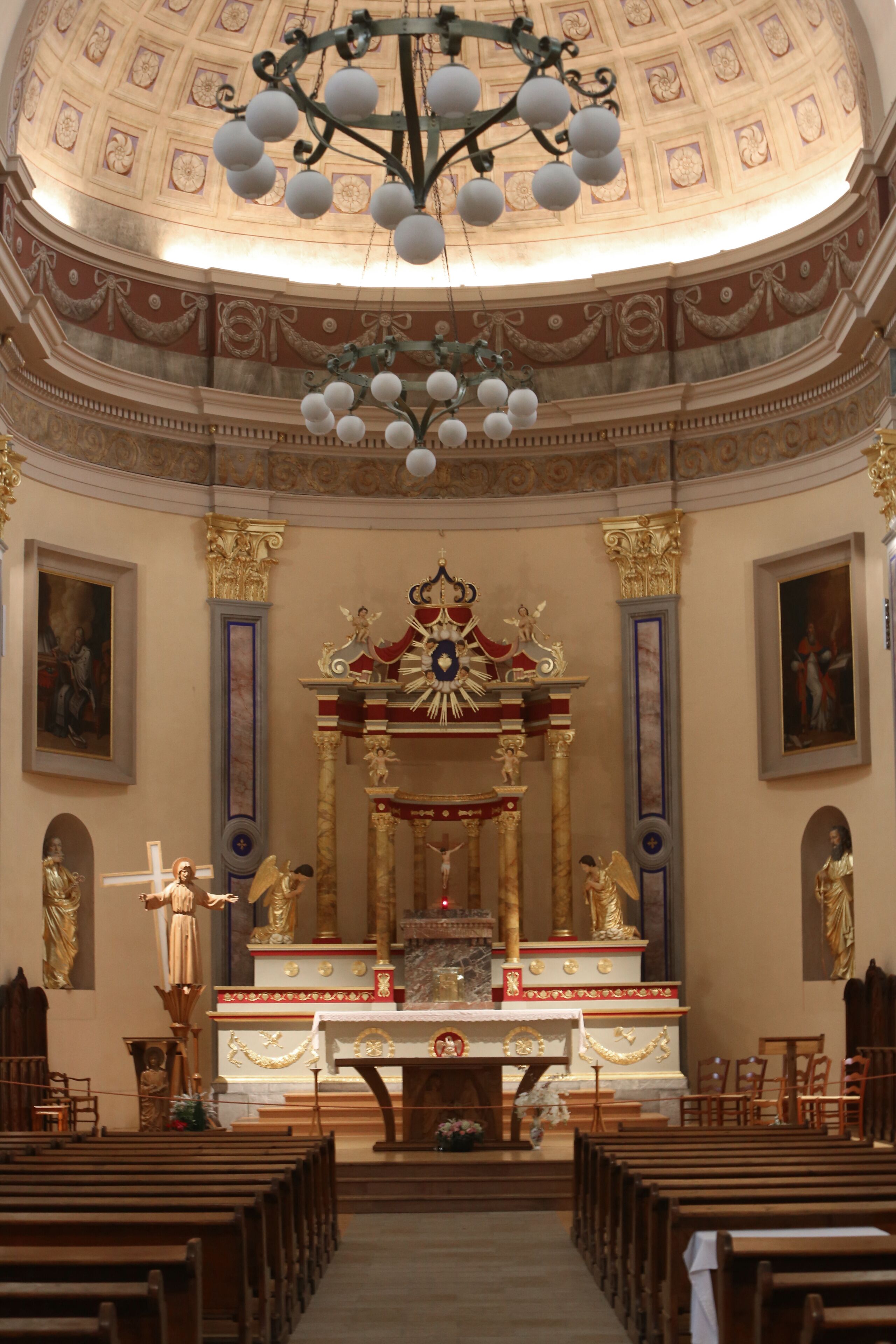 Choeur. Eglise Saint-Jean-Baptiste. Taninges. / Choir. St. John the Baptist Church. Taninges.