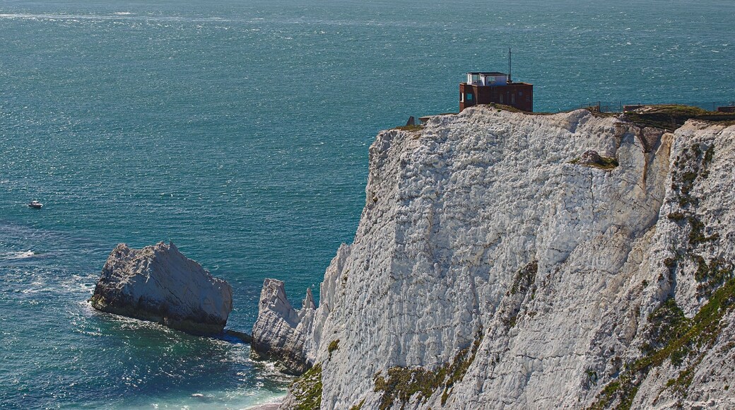 The Old Battery near The Needles at the western end of the Isle of Wight, photo taken from the viewpoint near the New Battery. Wikidata has entry Q26514877 with data related to this item.