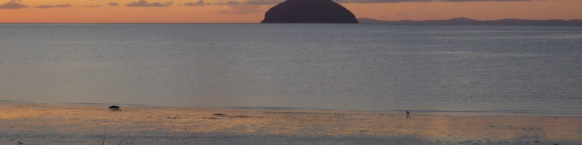 Sonnenuntergang vor Schottlands Küste