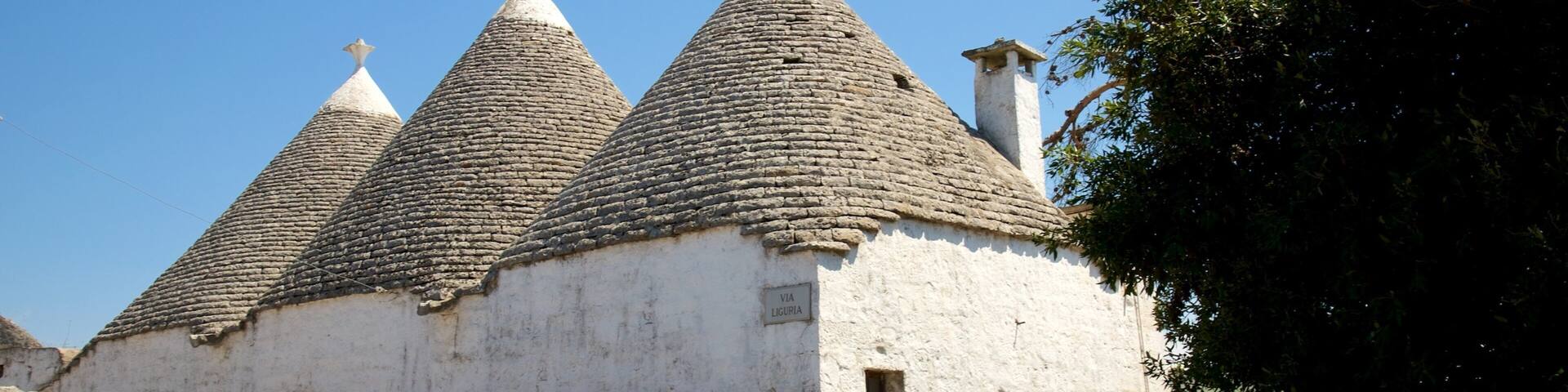 Brindisi showing a house