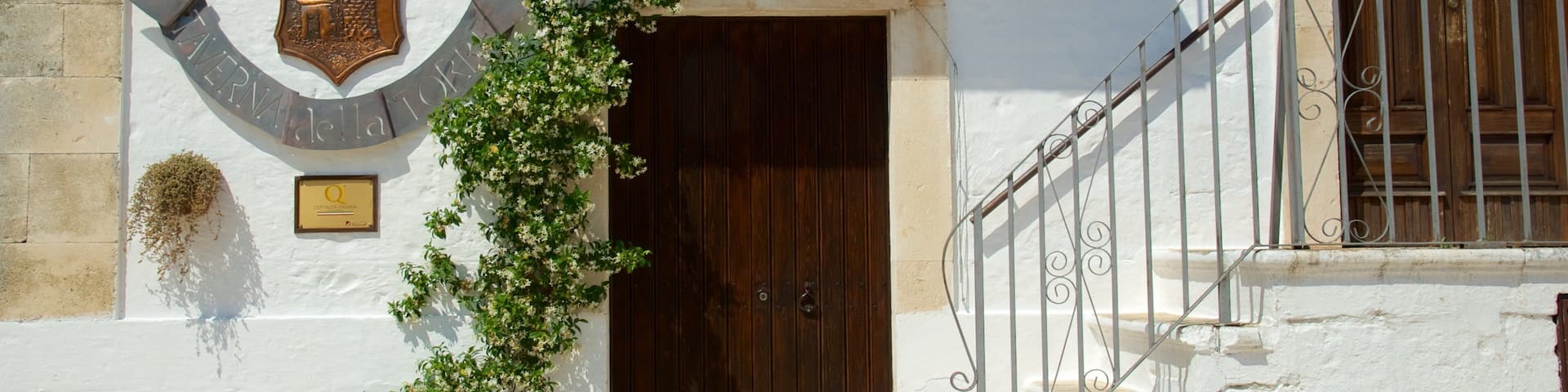 Brindisi featuring heritage architecture and signage