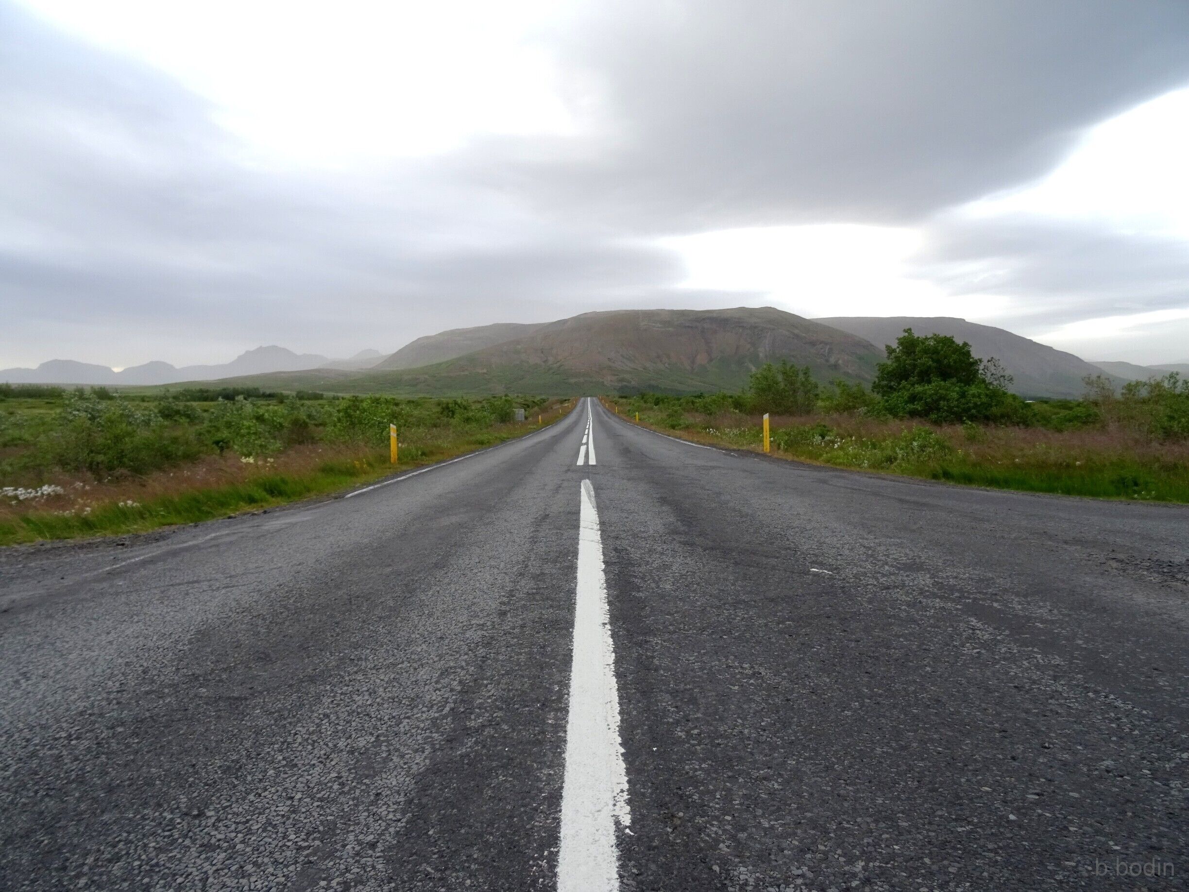 A rainfull day, and decided to take a little walk, when the rain stopped a little. Went out to the road and got this shot.
