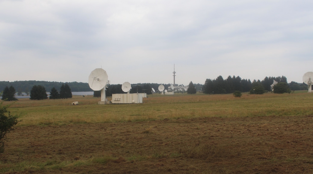 Erdfunksendestelle Usingen Camera location 50° 19′ 43.09″ N, 8° 28′ 05.95″ E View this and other nearby images on: OpenStreetMap - Google Earth 50.328635; 8.468319
