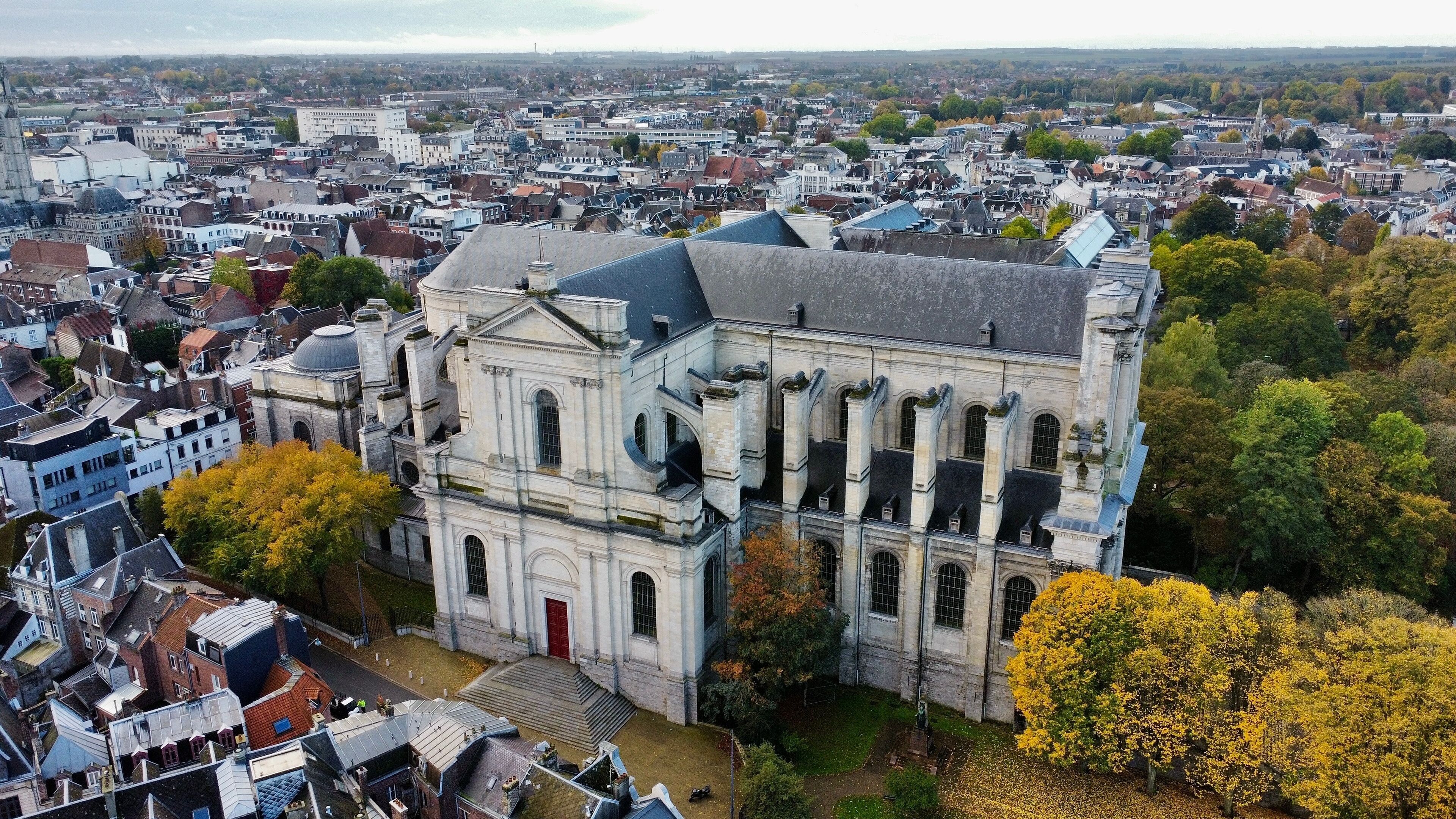 Drone photo Cathédrale Notre-Dame de l'Assomption et Saint Vaast Arras France europe	