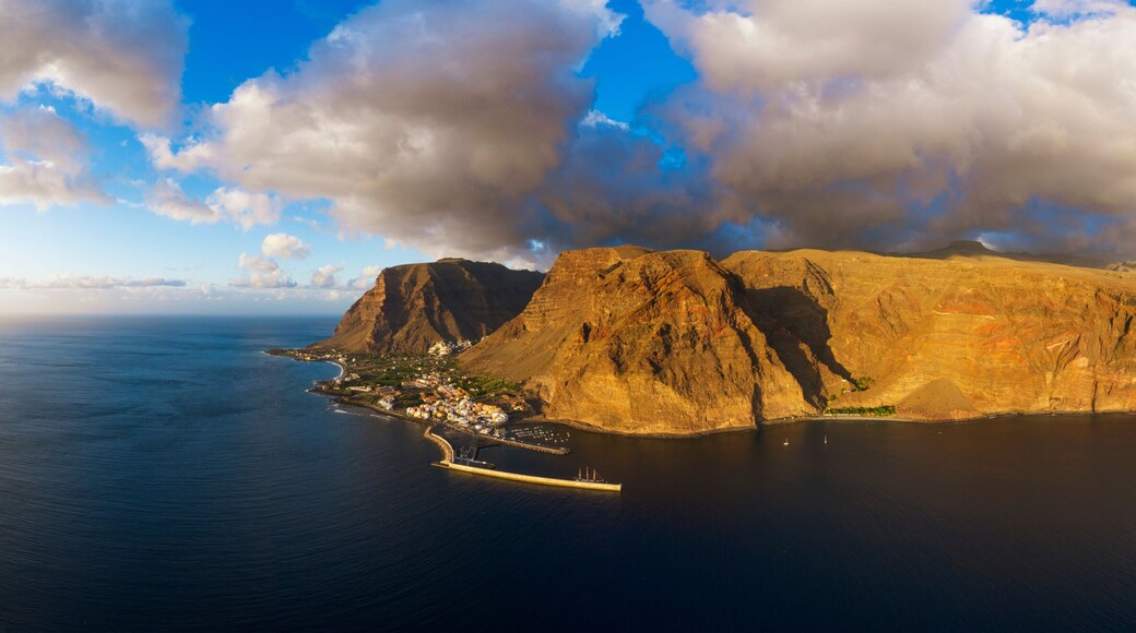 Spain, Canary Islands, La Gomera, Valle Gran Rey at sunset