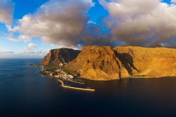 Spain, Canary Islands, La Gomera, Valle Gran Rey at sunset