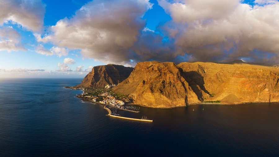 Spain, Canary Islands, La Gomera, Valle Gran Rey at sunset