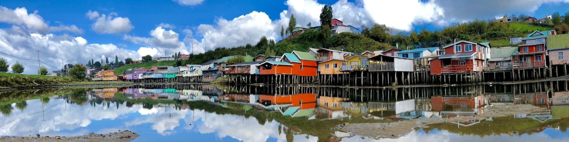 Great place to take perfect reflection of the stilt houses here. But need to come here during high tide