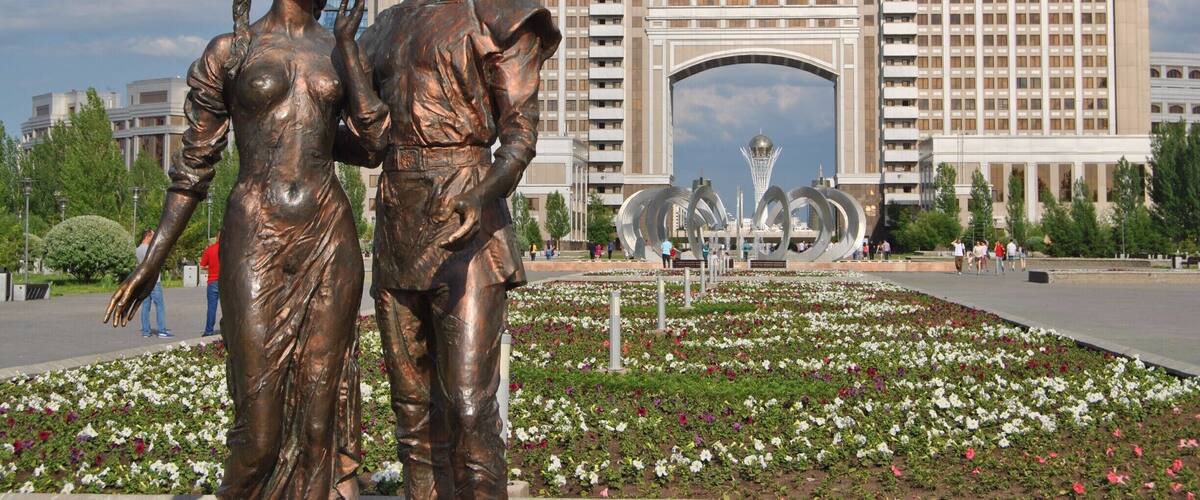 Gazing at the Bayterek Tower along the Bulvar.