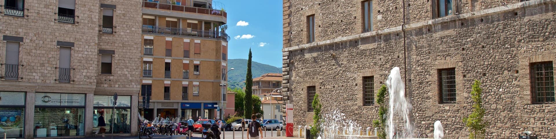 Terni showing a fountain