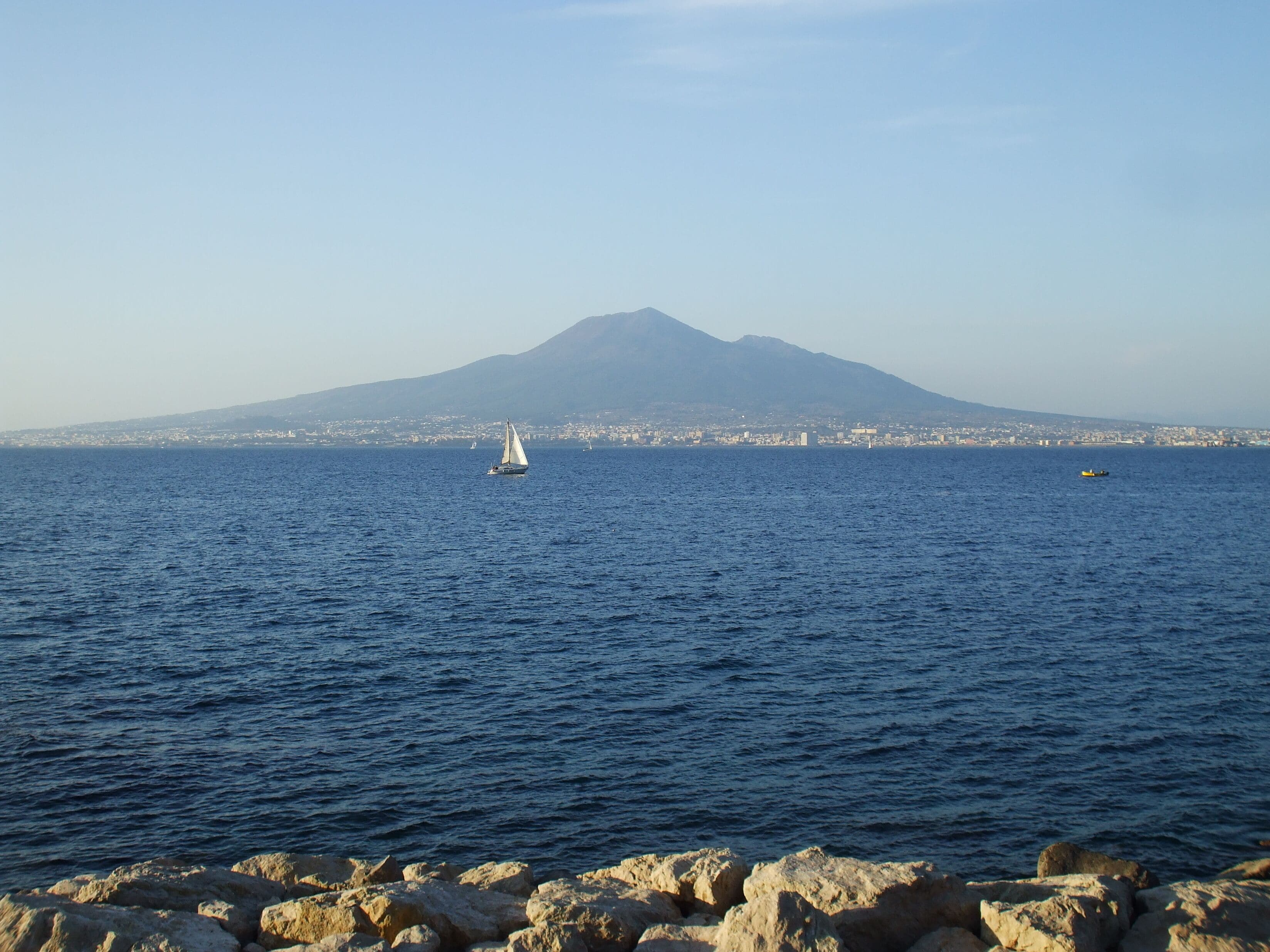 Vesuvio dalla costa di Stabia