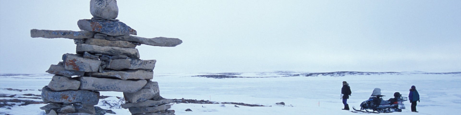 Nunavut mostrando arte ao ar livre e neve