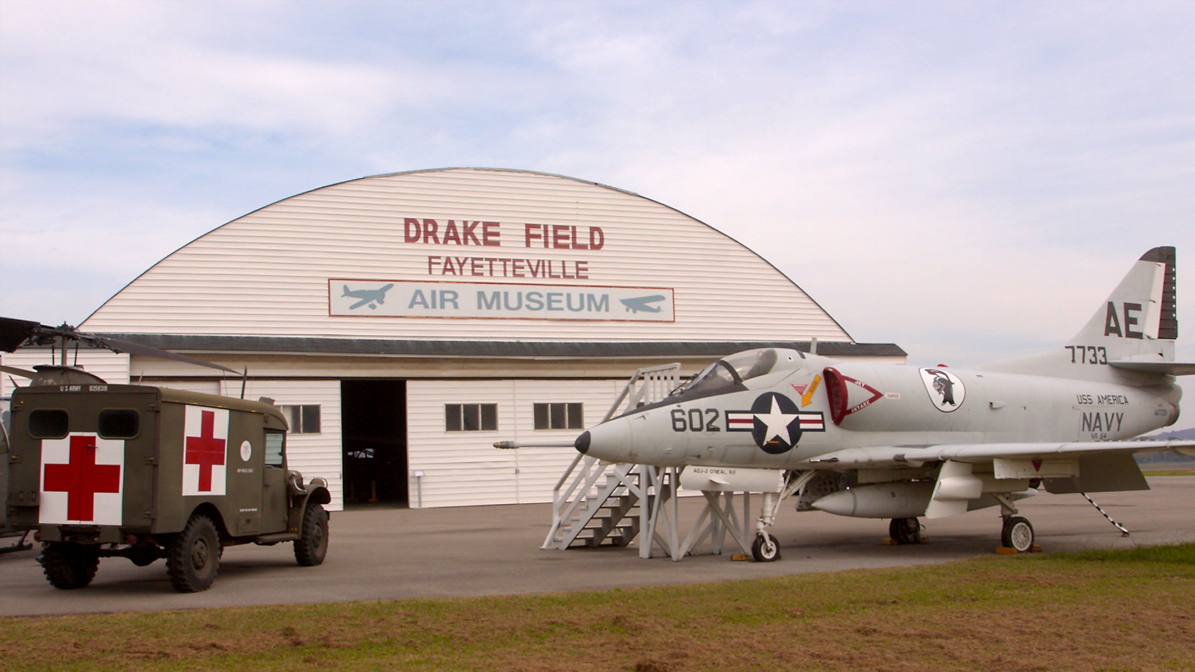 貝通維利 – 費特維拉 设有 軍事用品 和 航機